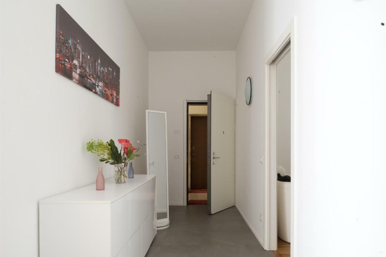 Exclusive 3 Bedrooms Apartment Near Duomo 米兰 外观 照片